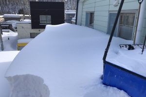 すが漏り箇所の雪下ろし前