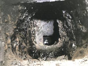 タール状の煤を除去