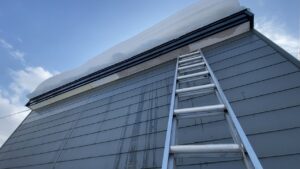 巨大なつららをすべて除去し、安全を確保したアフター写真