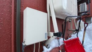 1階灯油タンク横に設置されていた、灯油を上に押し上げるための専用ユニット