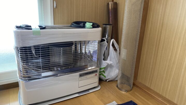 取り外し後、ハンディーラップでまとめられたストーブ本体