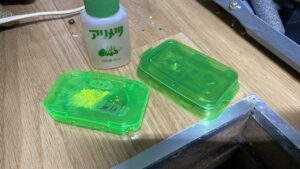 床下に設置したアリメッツとアリの巣コロリ