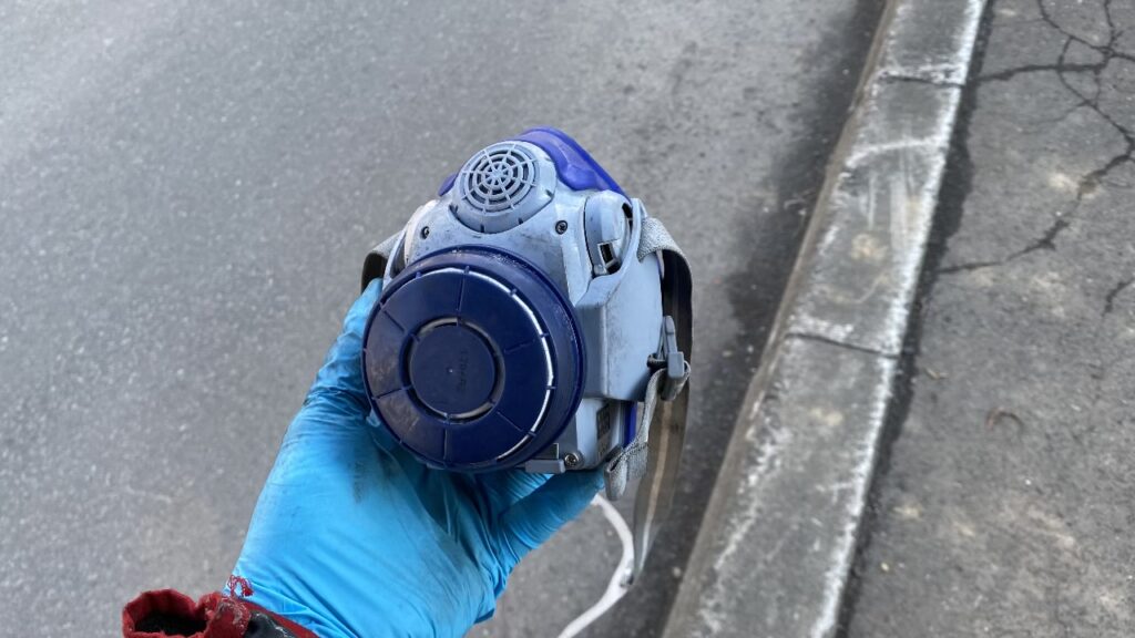 電動アシスト付きの高性能粉塵マスク