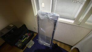 札幌市中央区での窓用エアコン取り付け前の窓サッシの様子