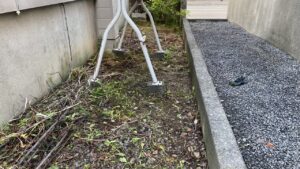 灯油タンク周りの草刈り後のアフター写真