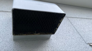 作業終了後の金網をつけた換気フード